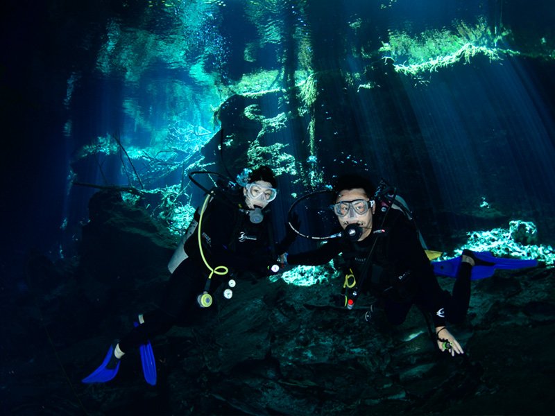 cancun-cenote-diving-cavern-diving-UJSP