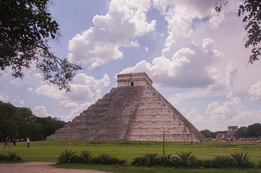 Pirámides Mexicas, Azul Cooper México en Contrastes