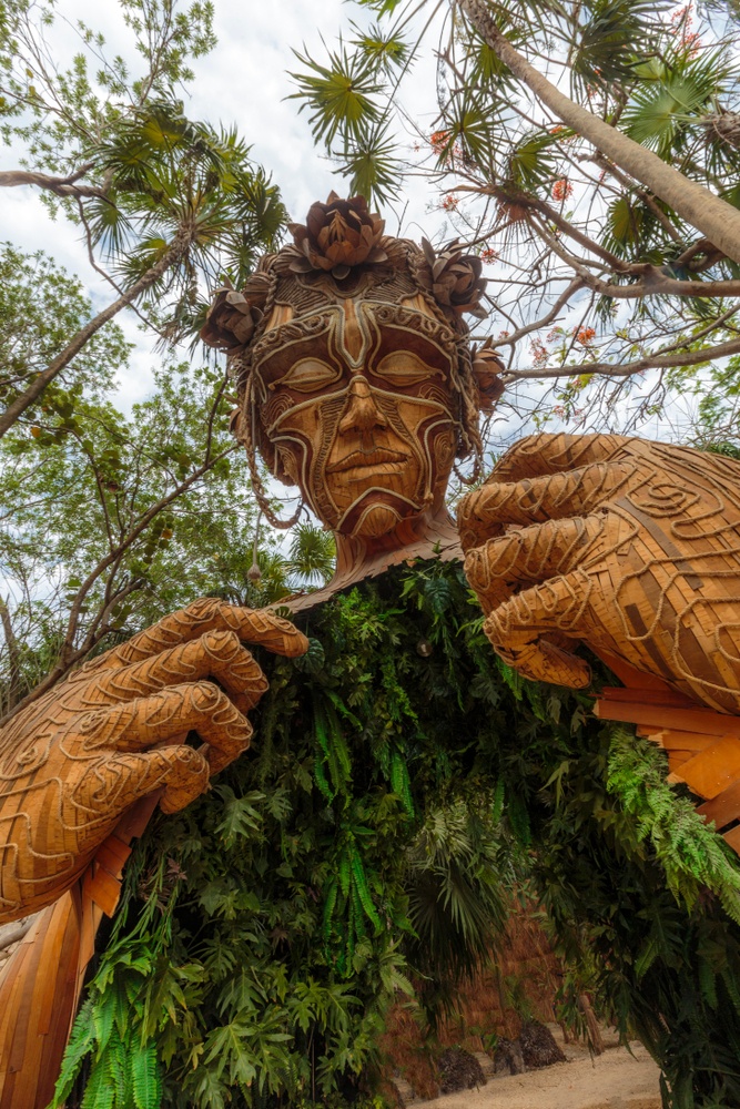 Ven a la luz, escultura en Tulum